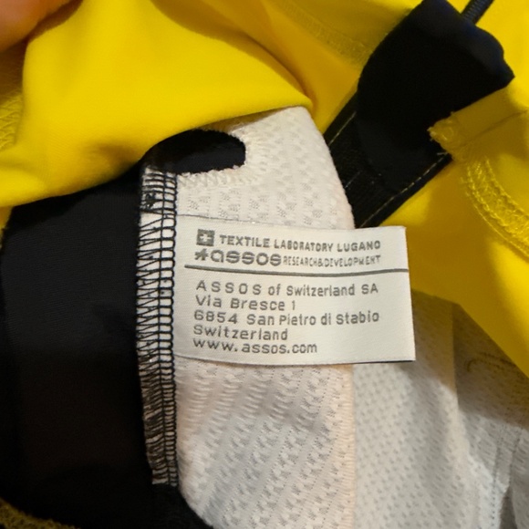 Assos women’s (I think) large bike jersey - Picture 4 of 10